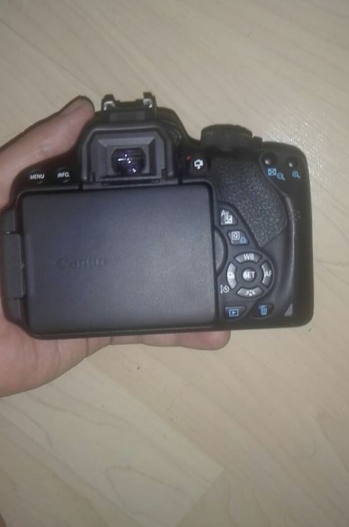 Canon 700D Fotoğraf Makinası