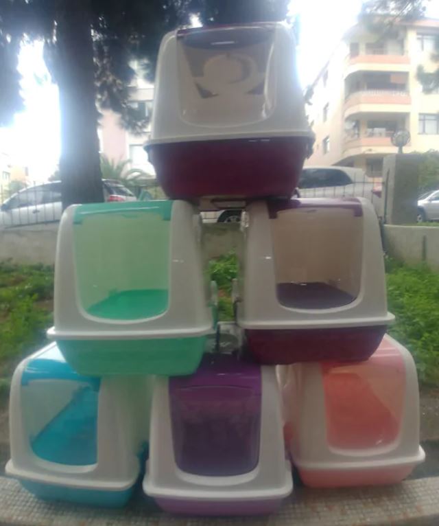 Kapalı Kedi Tuvaleti