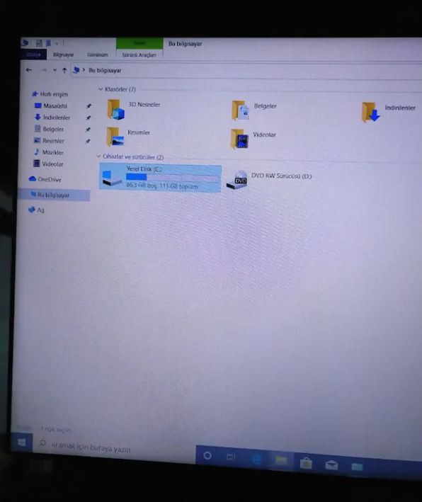 Sony Vaio SVF153A1YW GT 740M Laptop
