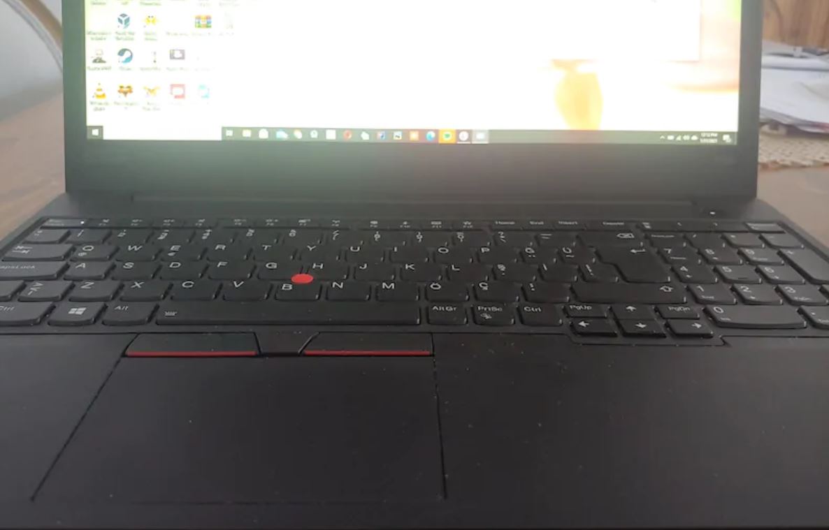 Lenovo E590 Taşınabilir Laptop Bilgisayar