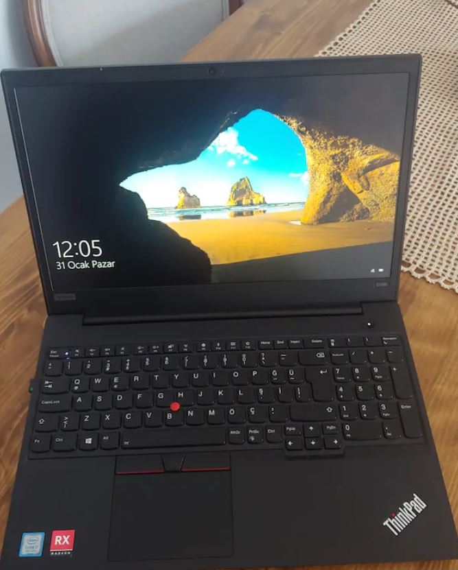 Lenovo E590 Taşınabilir Laptop Bilgisayar