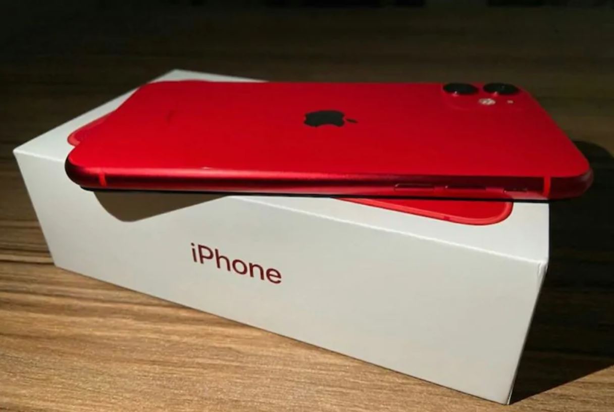 iPhone 11 Red Kırmızı Telefon