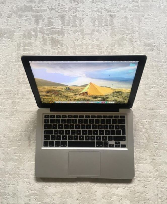 Apple MacBook Pro 2012 Laptop