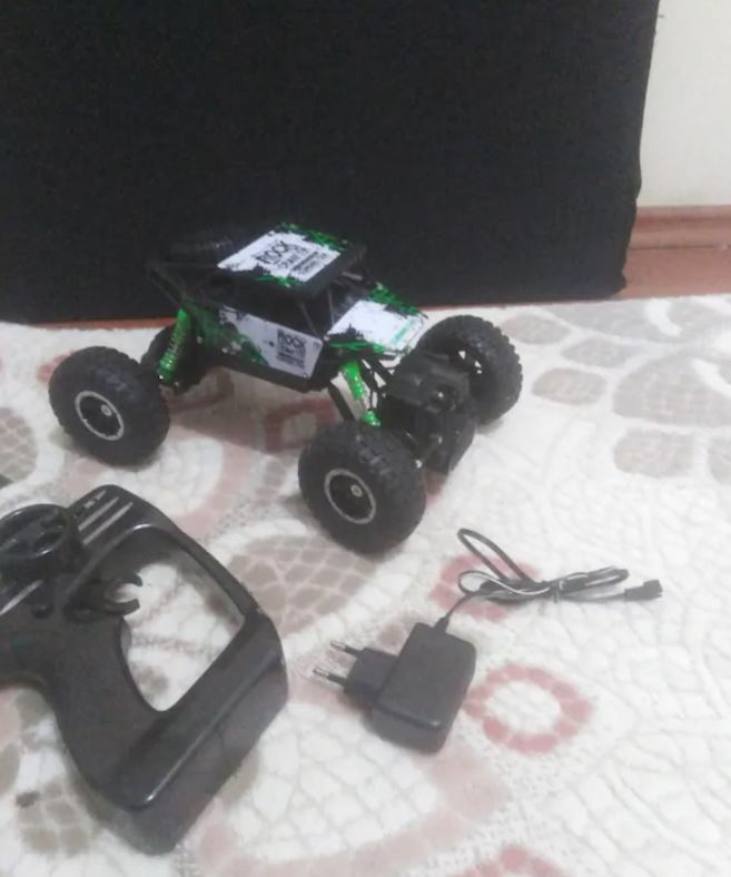4x4 RC Off-Road Araba
