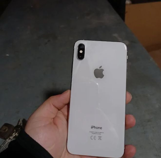 iPhone XS Max 64 GB 