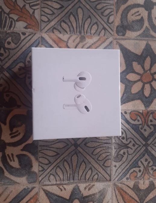 Apple AirPods Pro Kablosuz Kulaklık