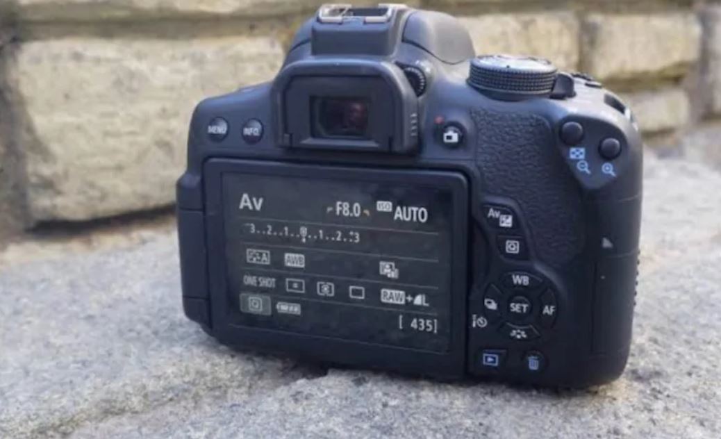 Canon EOS 750D Fotoğraf Makinesi
