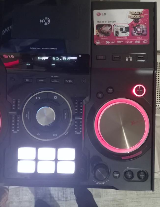 LG Mini Hi-Fi System Extreme Party CM9740