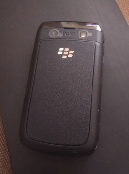 Asker Telefonu Blackberry 9700