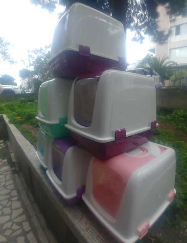 Kapalı Kedi Tuvaleti