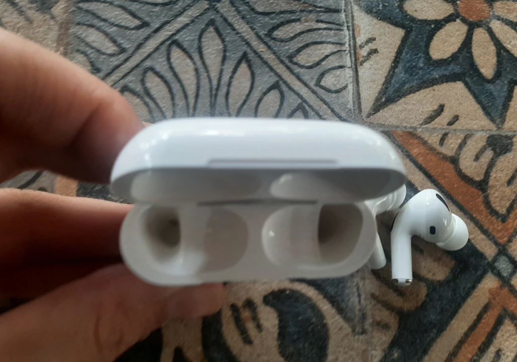 Apple AirPods Pro Kablosuz Kulaklık