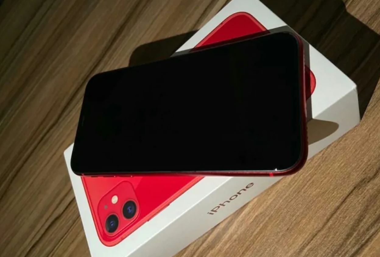 iPhone 11 Red Kırmızı Telefon