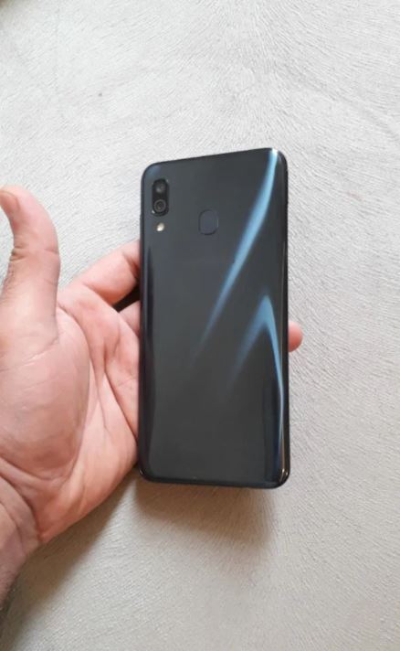 Samsung A30 64 GB Telefon