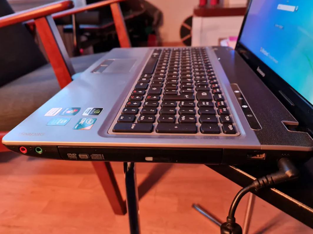 Lenovo Ideapad i5 Z560 Laptop