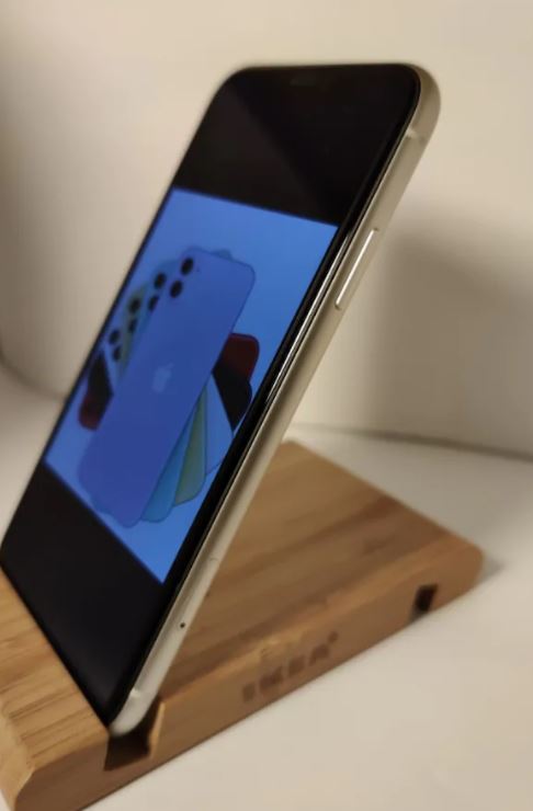 iPhone 11 64 GB Kutu ve Garantili