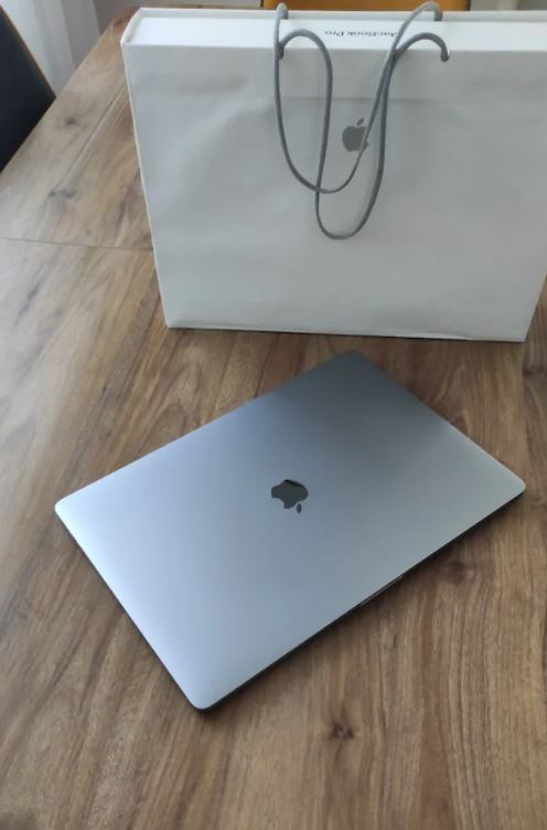 MacBook Pro 2020 i7 16inc