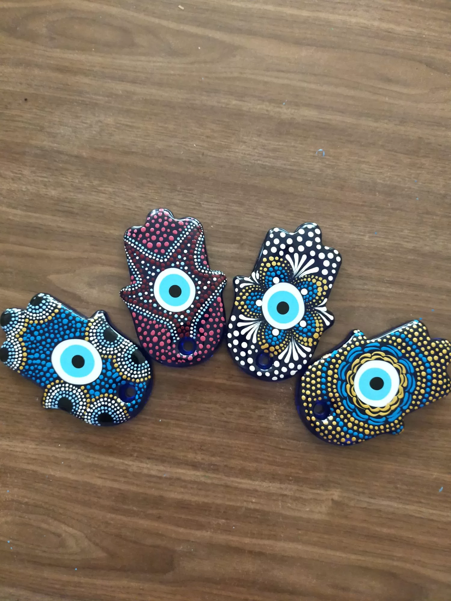 Fatimanin eli nazar boncuğu  ipli aksesuarli