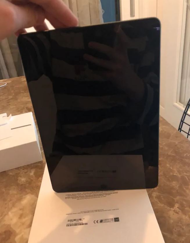 Apple iPad Air 3 10.5 64 GB Wi-Fi Retina Tablet