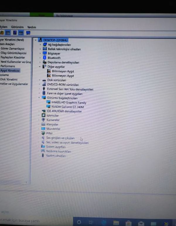 Sony Vaio SVF153A1YW GT 740M Laptop