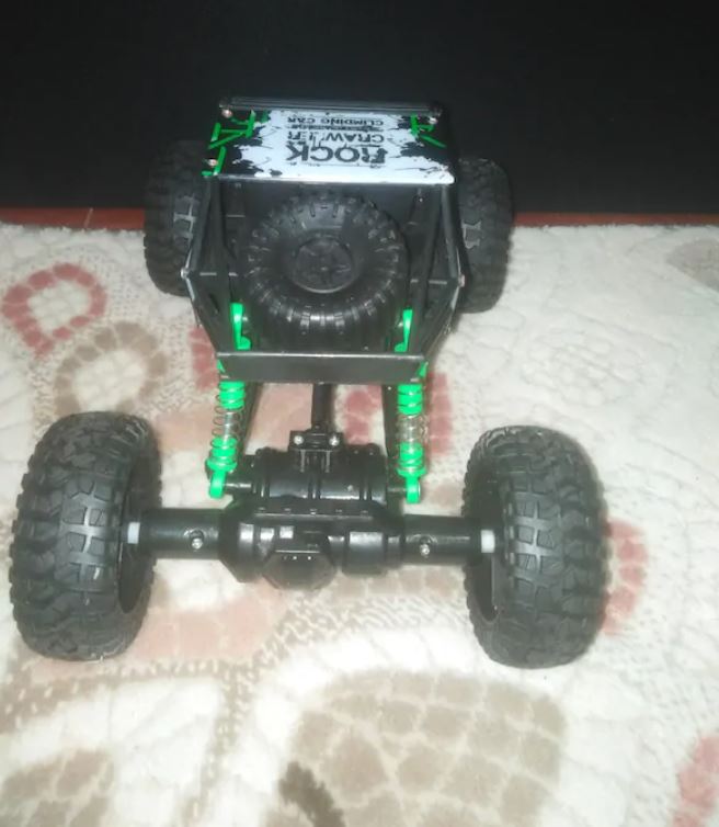 4x4 RC Off-Road Araba