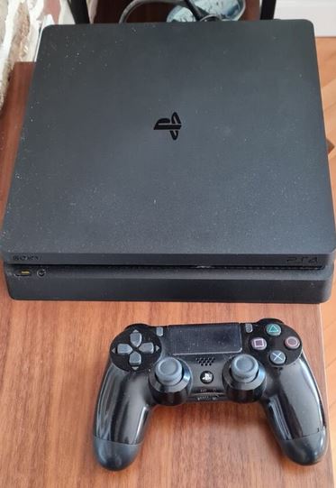 PS4 Slim PlayStation 4 Slim 500 GB