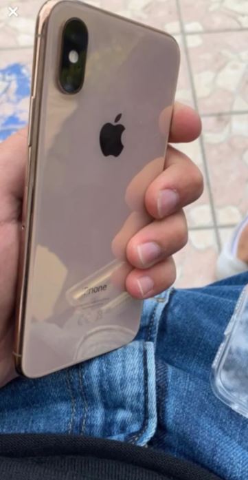 iPhone XS Gold