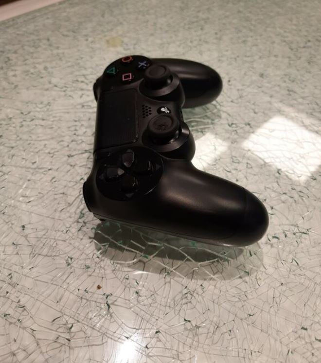 Sony PS4 Oyun Kolu Siyah