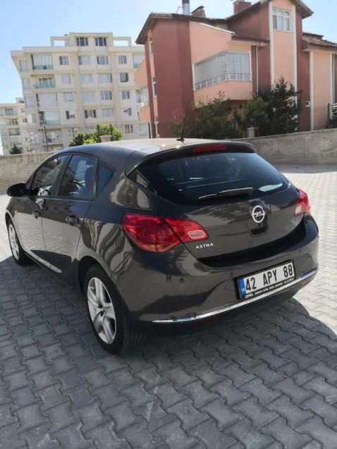 Opel Astra J 2014 Edition 1.6