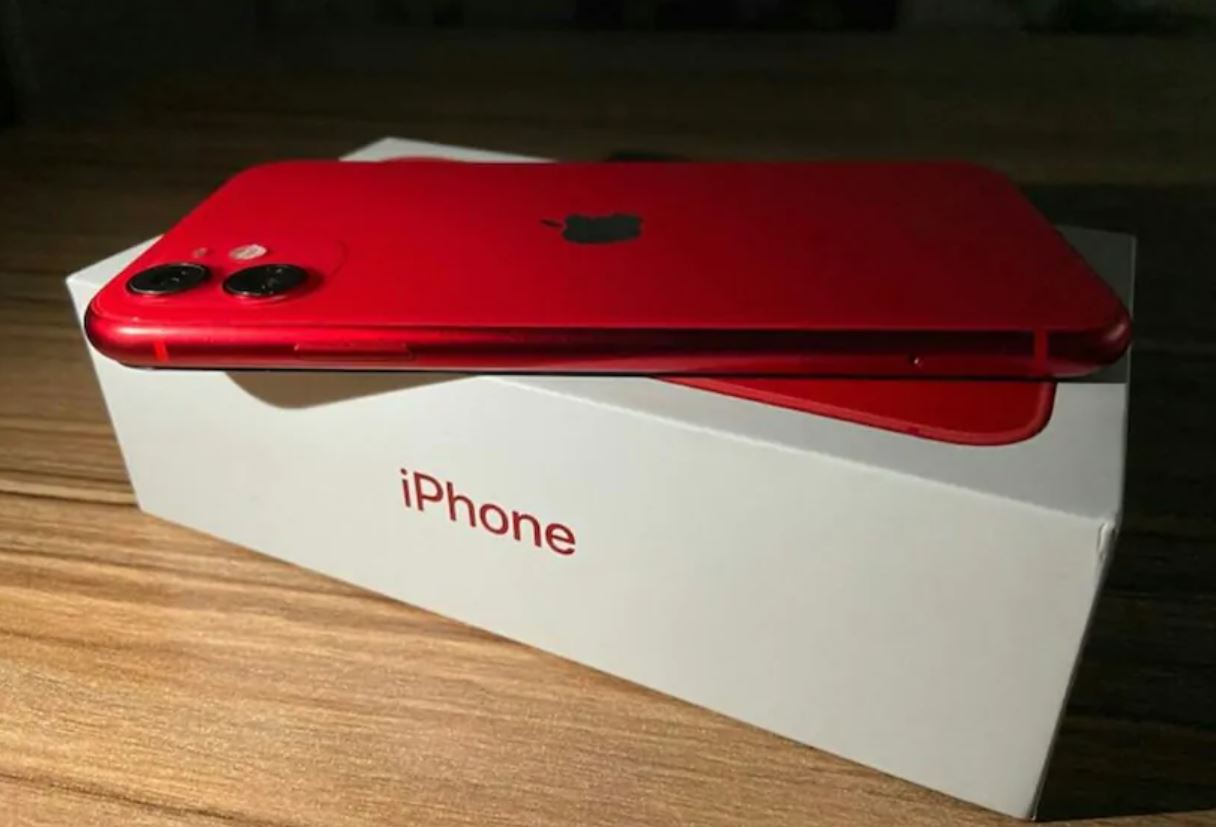 iPhone 11 Red Kırmızı Telefon