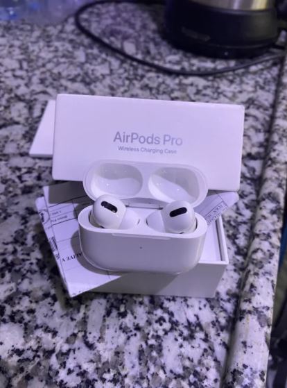Apple AirPods Pro Kutulu