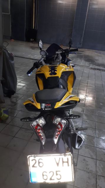 Bajaj Pulsar RS 200 Motosiklet