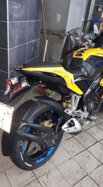 Bajaj Pulsar RS 200 Motosiklet