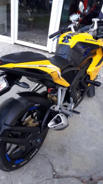 Bajaj Pulsar RS 200 Motosiklet
