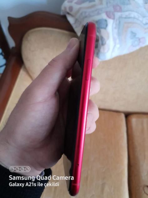 iPhone 11 Red 128 GB Türkiye Cihazı