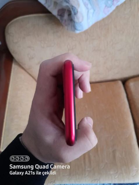 iPhone 11 Red 128 GB Türkiye Cihazı