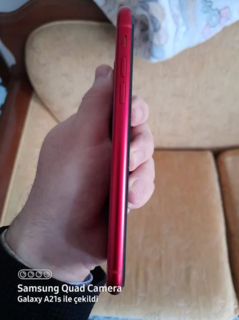 iPhone 11 Red 128 GB Türkiye Cihazı