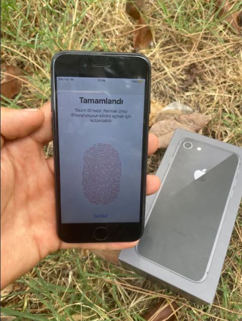 iPhone 8 64 GB Takas Olur
