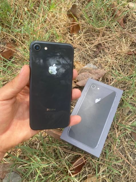 iPhone 8 64 GB Takas Olur