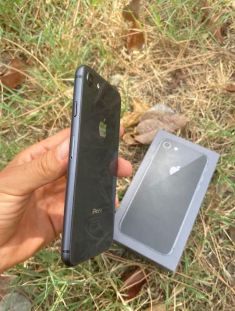 iPhone 8 64 GB Takas Olur