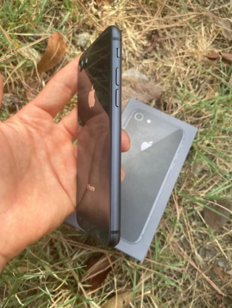 iPhone 8 64 GB Takas Olur