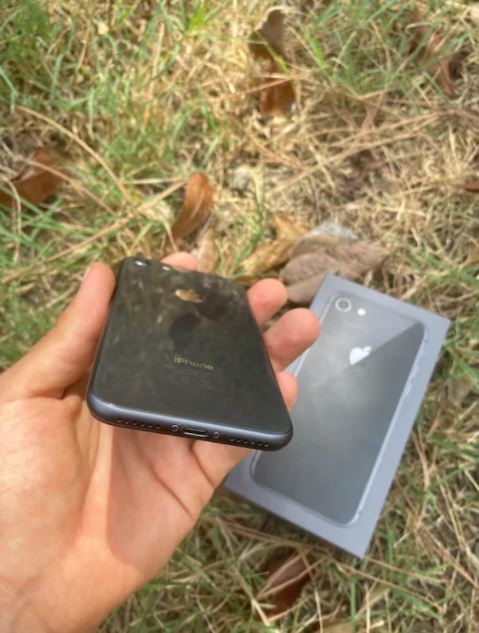 iPhone 8 64 GB Takas Olur