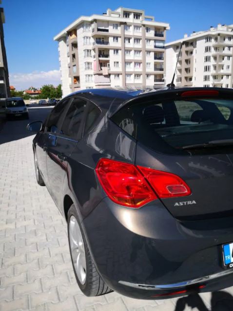 Opel Astra J 2014 Edition 1.6