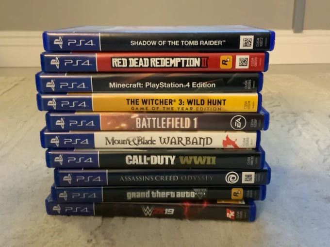 PlayStation 4 Slim 1 TB 2 Kol ve Oyunları